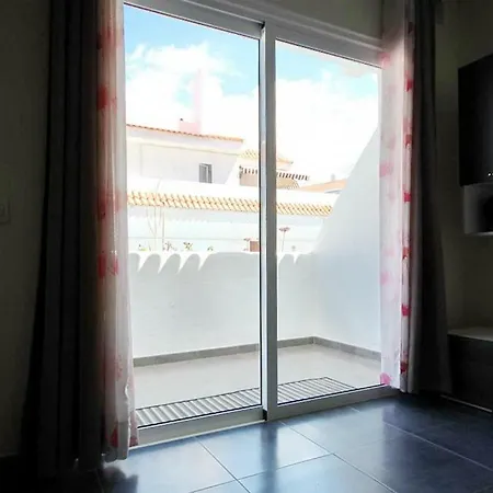 Modern In Las Americas *